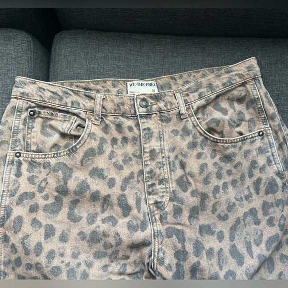 Free People Cheetah Printed Barrel (Size 31- 17 inch waist) - Picture 3 of 3